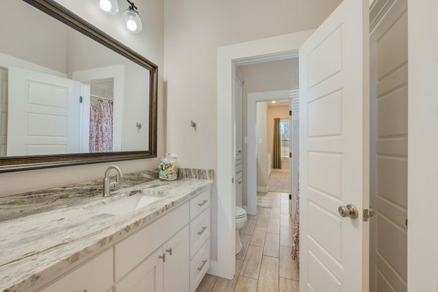 921 Azalea Drive, Franklin, TX 77856