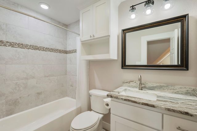 921 Azalea Drive, Franklin, TX 77856