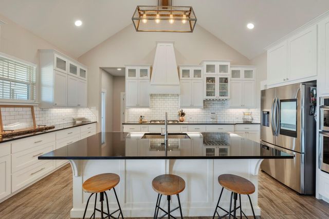 921 Azalea Drive, Franklin, TX 77856