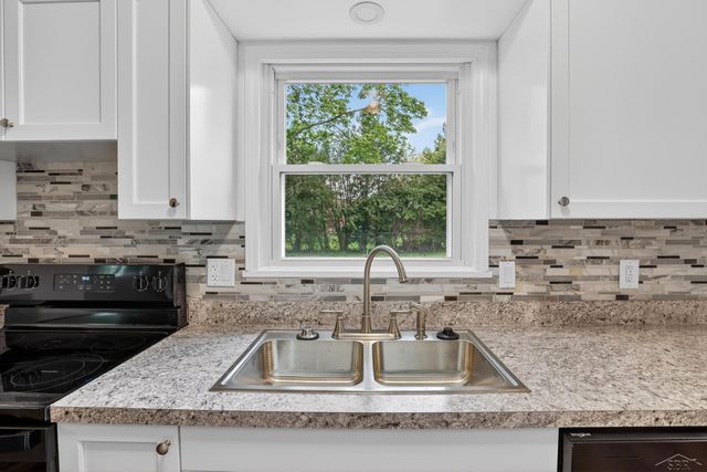 2789 Dunmore Drive, Saginaw Twp, MI 48603