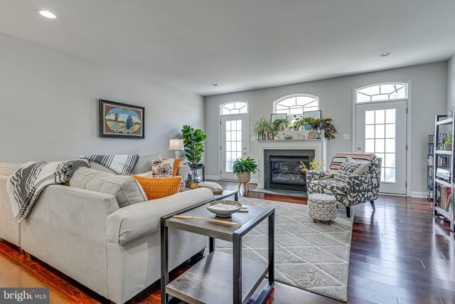 742 COLLINGTON CT, Woodbridge, VA 22191
