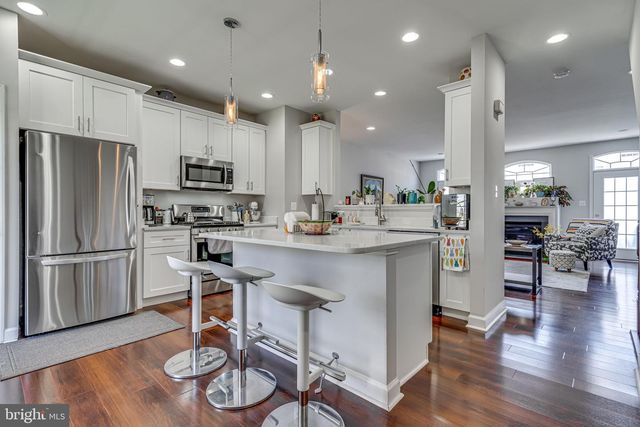 742 COLLINGTON CT, Woodbridge, VA 22191