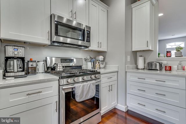 742 COLLINGTON CT, Woodbridge, VA 22191