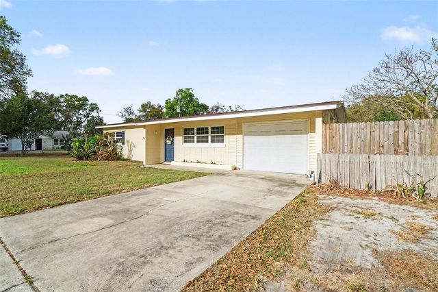 2300 LAKE ROAD, Fern Park, FL 32730