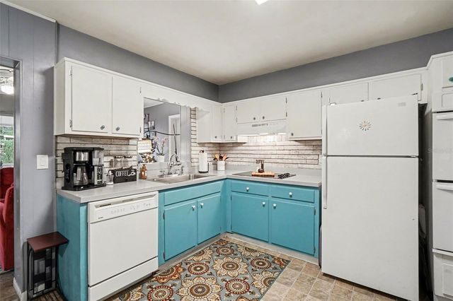 2300 LAKE ROAD, Fern Park, FL 32730