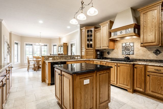 6692 Braemar Avenue S, Noblesville, IN 46062
