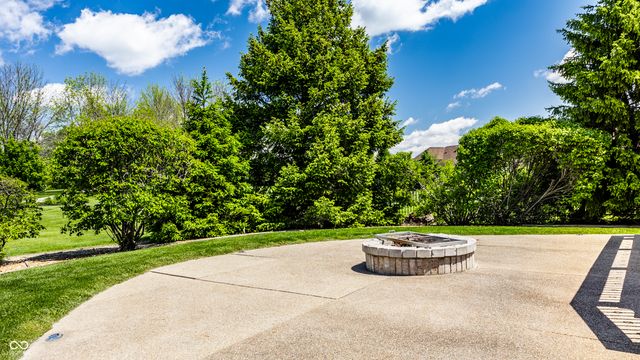 6692 Braemar Avenue S, Noblesville, IN 46062