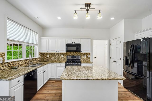 5157 Wellisford Court, Suwanee, GA 30024