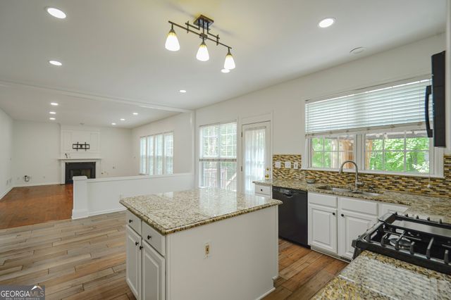 5157 Wellisford Court, Suwanee, GA 30024