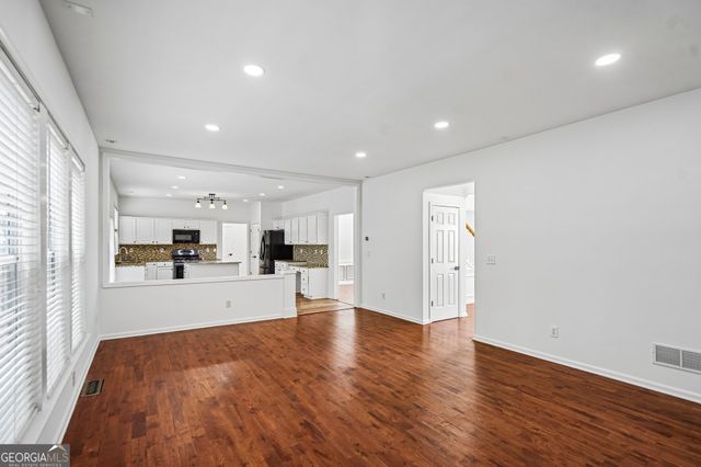 5157 Wellisford Court, Suwanee, GA 30024