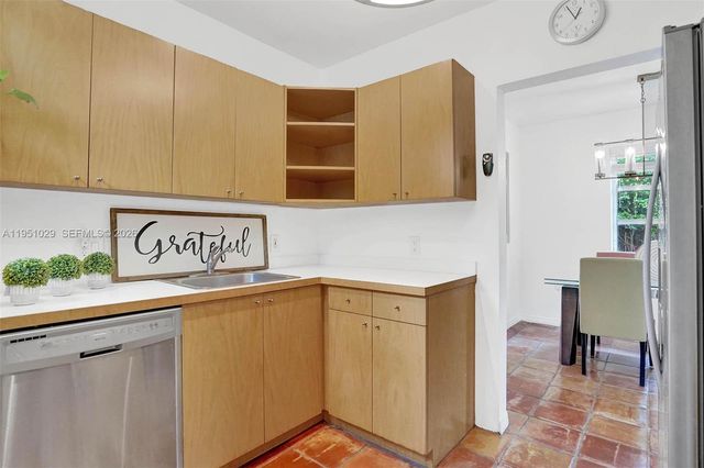 7525 W Treasure Dr, North Bay Village, FL 33141