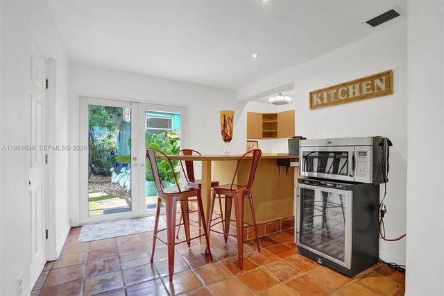 7525 W Treasure Dr, North Bay Village, FL 33141