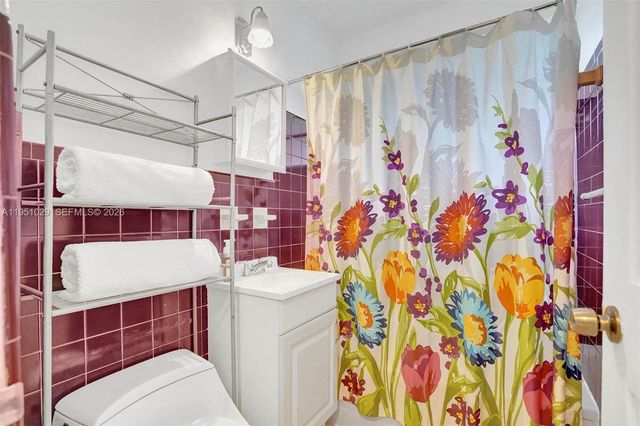 7525 W Treasure Dr, North Bay Village, FL 33141