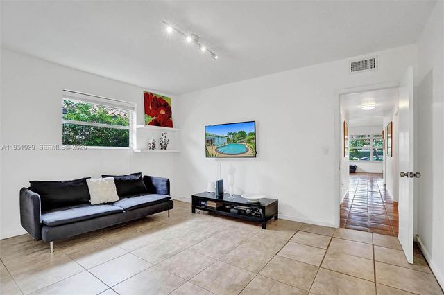 7525 W Treasure Dr, North Bay Village, FL 33141