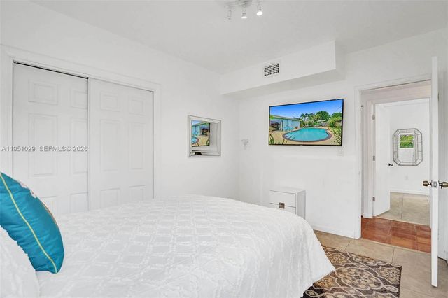 7525 W Treasure Dr, North Bay Village, FL 33141