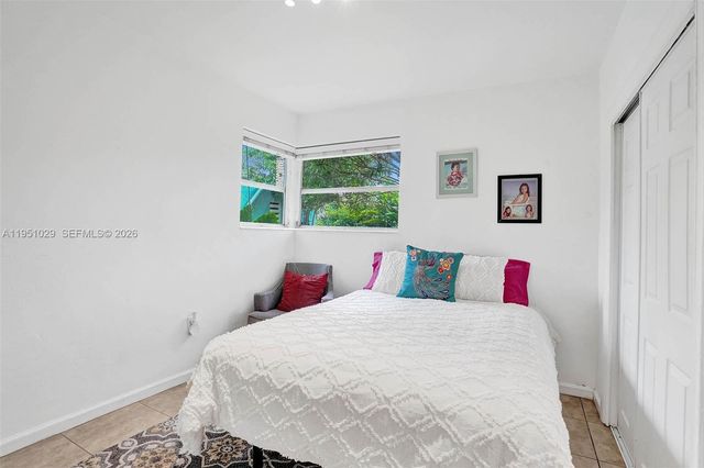 7525 W Treasure Dr, North Bay Village, FL 33141