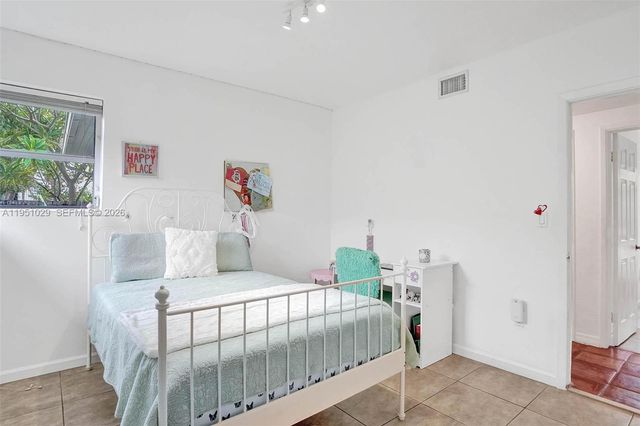 7525 W Treasure Dr, North Bay Village, FL 33141