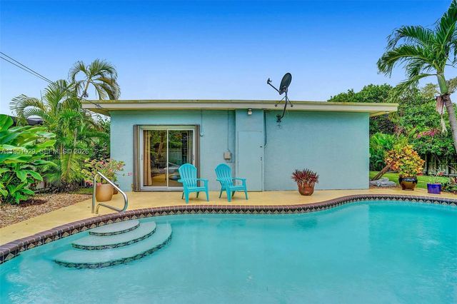 7525 W Treasure Dr, North Bay Village, FL 33141