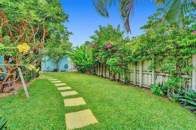 7525 W Treasure Dr, North Bay Village, FL 33141