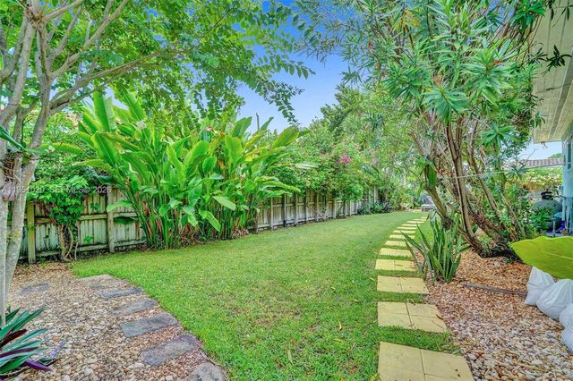 7525 W Treasure Dr, North Bay Village, FL 33141