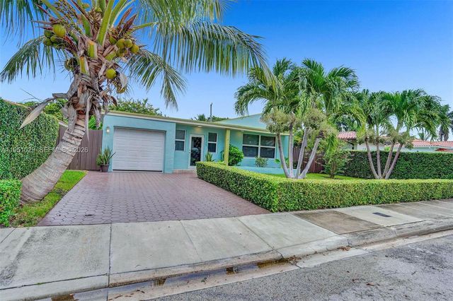 7525 W Treasure Dr, North Bay Village, FL 33141