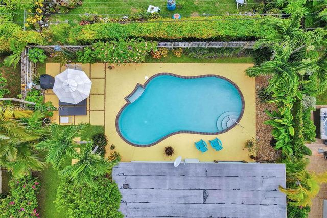 7525 W Treasure Dr, North Bay Village, FL 33141