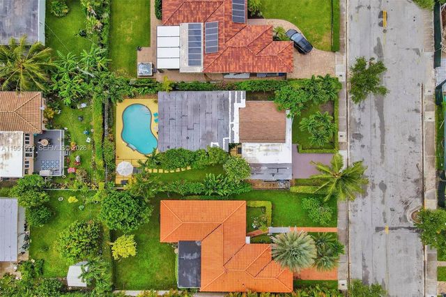 7525 W Treasure Dr, North Bay Village, FL 33141