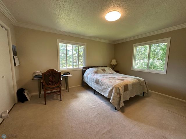 2004 56th Avenue N, Moorhead, MN 56560