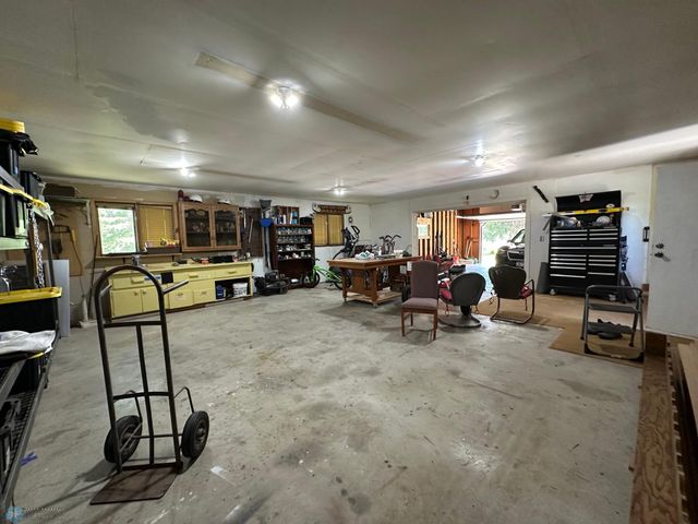 2004 56th Avenue N, Moorhead, MN 56560