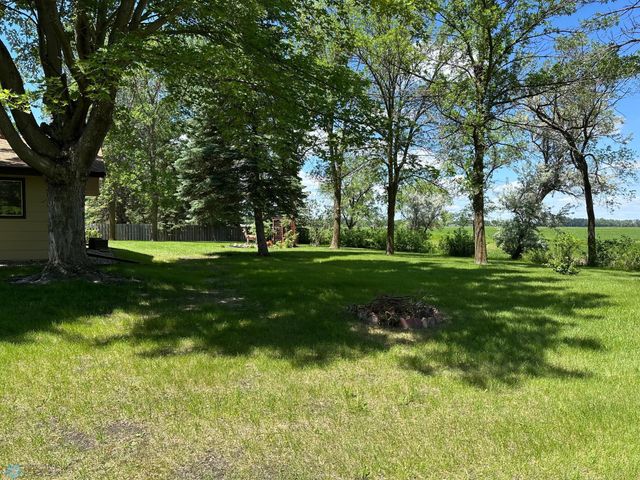 2004 56th Avenue N, Moorhead, MN 56560