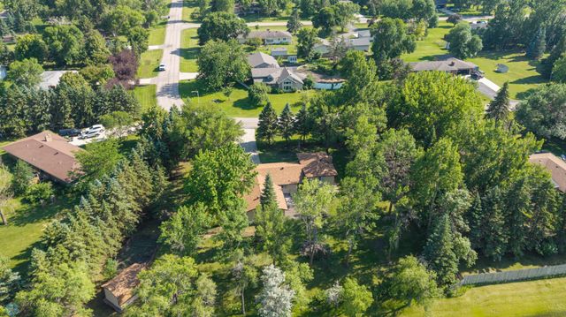 2004 56th Avenue N, Moorhead, MN 56560