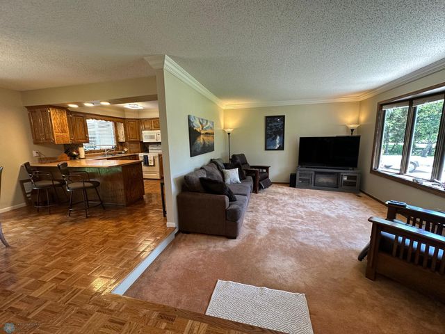 2004 56th Avenue N, Moorhead, MN 56560