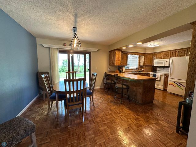 2004 56th Avenue N, Moorhead, MN 56560