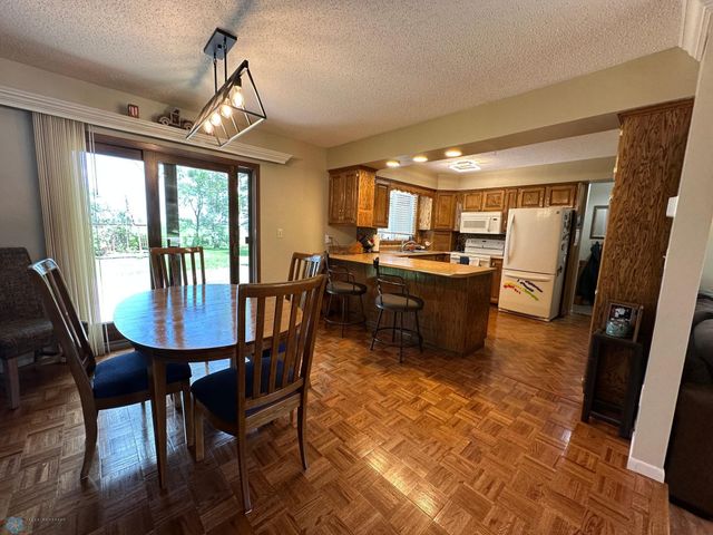 2004 56th Avenue N, Moorhead, MN 56560