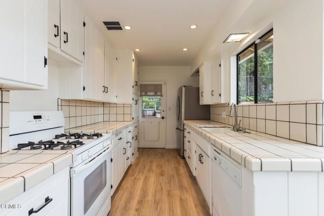 5209 Alta Canyada Road, La Canada Flintridge, CA 91011