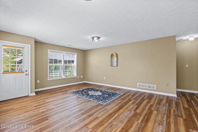 7005 James Madison Way, Louisville, KY 40272