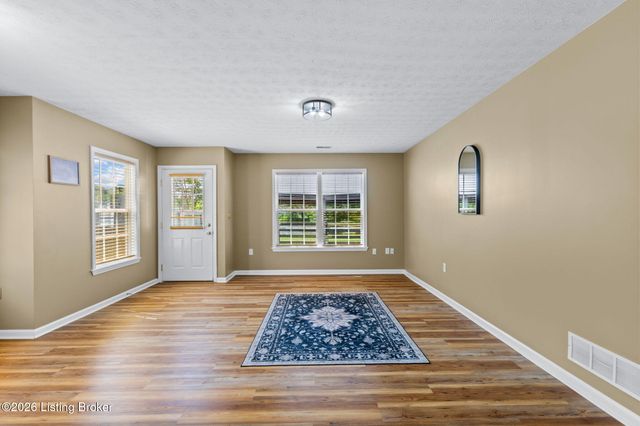 7005 James Madison Way, Louisville, KY 40272