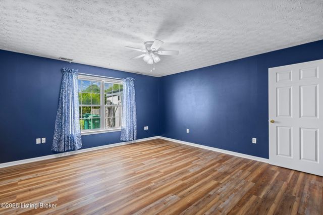 7005 James Madison Way, Louisville, KY 40272