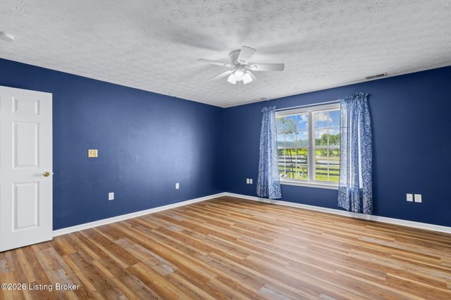 7005 James Madison Way, Louisville, KY 40272