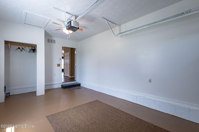 7005 James Madison Way, Louisville, KY 40272
