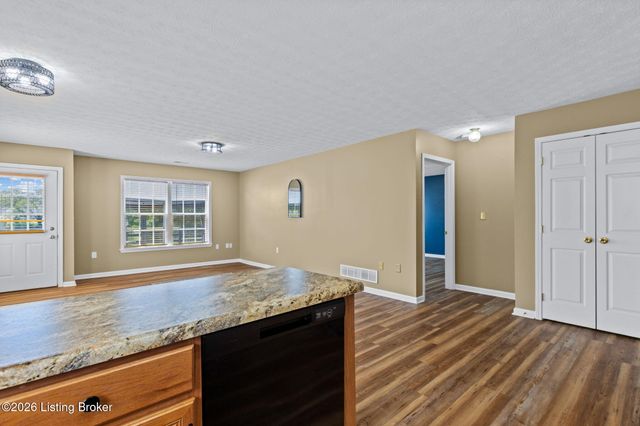 7005 James Madison Way, Louisville, KY 40272