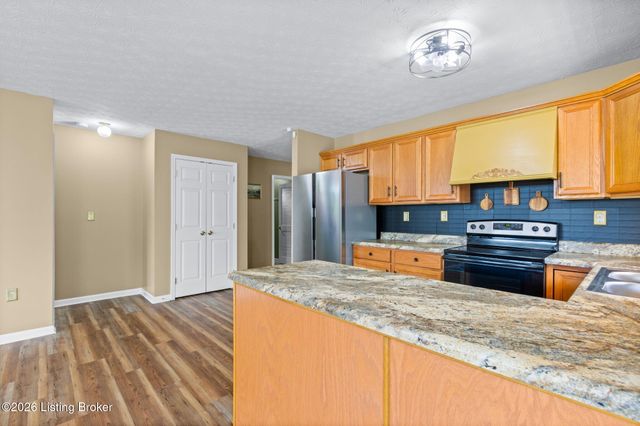 7005 James Madison Way, Louisville, KY 40272