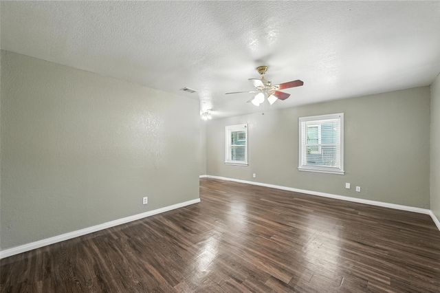 3465 Kellogg Avenue, Dallas, TX 75216