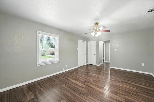 3465 Kellogg Avenue, Dallas, TX 75216