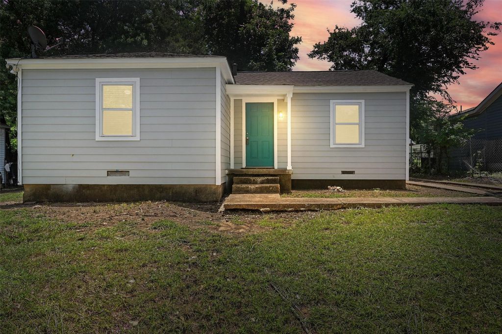 3465 Kellogg Avenue, Dallas, TX 75216