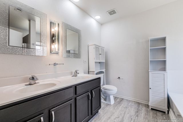 11002 RINDLE RNCH, San Antonio, TX 78249