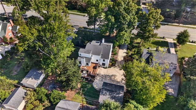 2219 W Friendly Avenue, Greensboro, NC 27403
