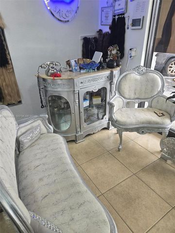 Full service Beauty salon PRIME location close to Sunset PLace, South Miami, FL 33143