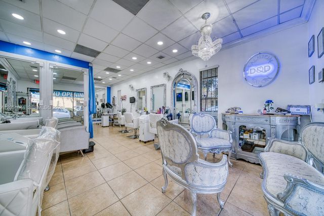 Full service Beauty salon PRIME location close to Sunset PLace, South Miami, FL 33143