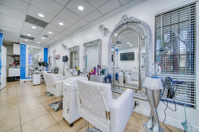 Full service Beauty salon PRIME location close to Sunset PLace, South Miami, FL 33143